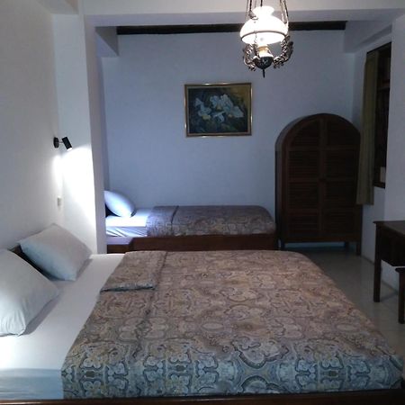 Bladok Hotel & Restaurant Джокьякарта Экстерьер фото