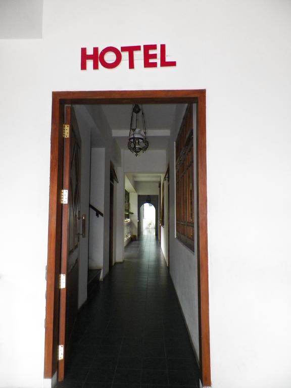 Bladok Hotel & Restaurant Джокьякарта Экстерьер фото