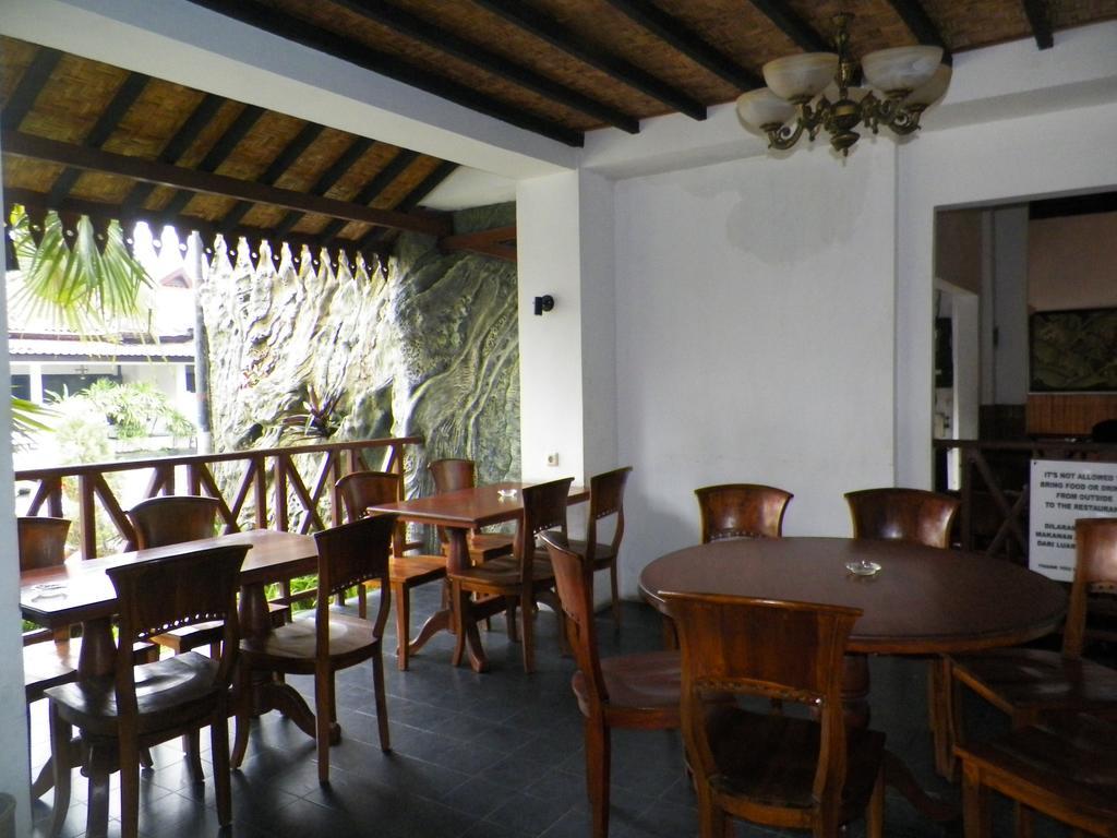 Bladok Hotel & Restaurant Джокьякарта Экстерьер фото