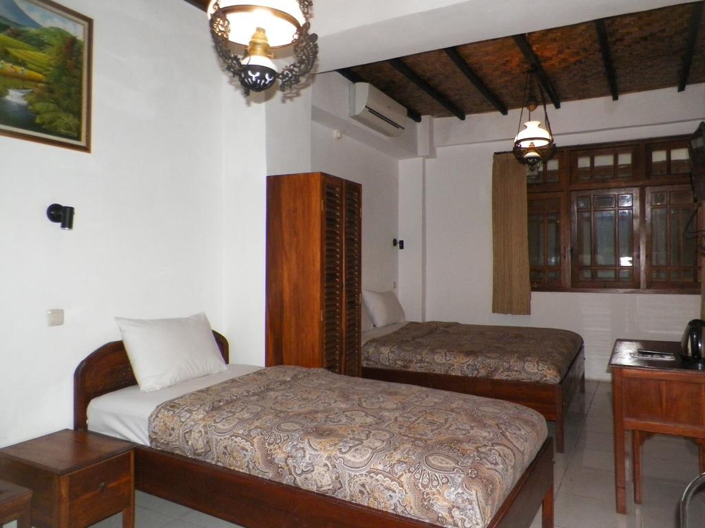 Bladok Hotel & Restaurant Джокьякарта Экстерьер фото