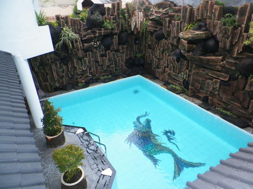 Bladok Hotel & Restaurant Джокьякарта Экстерьер фото