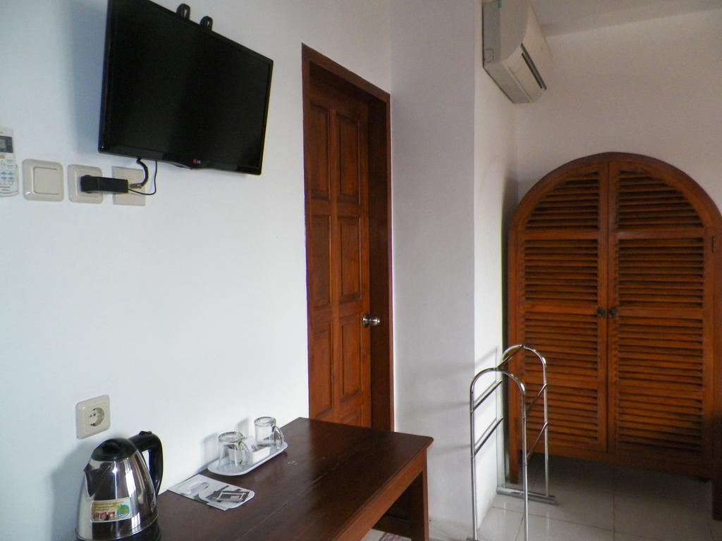 Bladok Hotel & Restaurant Джокьякарта Экстерьер фото