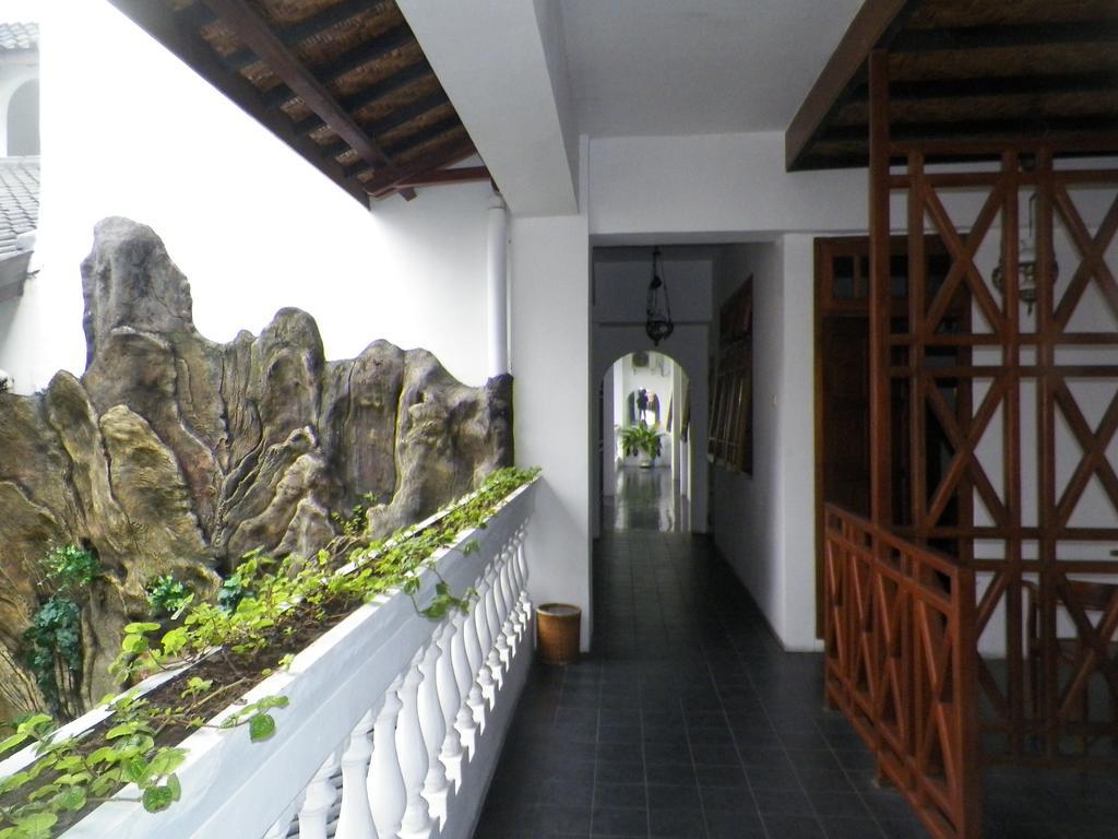 Bladok Hotel & Restaurant Джокьякарта Экстерьер фото