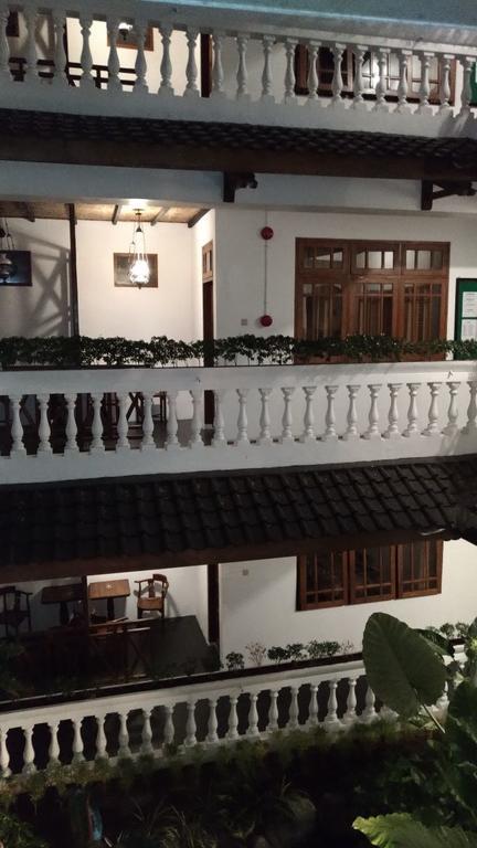 Bladok Hotel & Restaurant Джокьякарта Экстерьер фото
