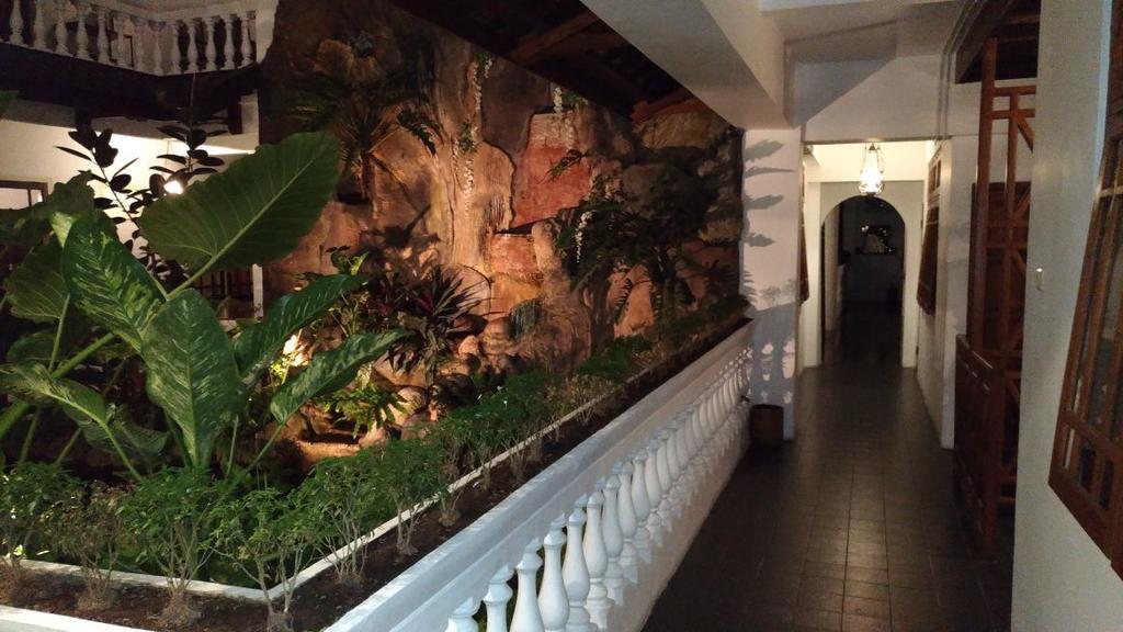 Bladok Hotel & Restaurant Джокьякарта Экстерьер фото