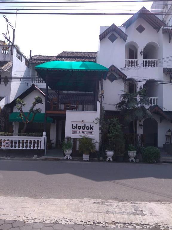 Bladok Hotel & Restaurant Джокьякарта Экстерьер фото